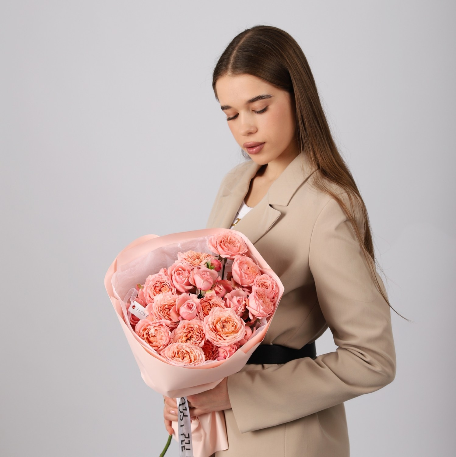 kustovaya roza pionovidnaya 5